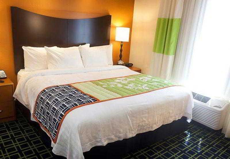 Fairfield Inn & Suites By Marriott Падука Стая снимка